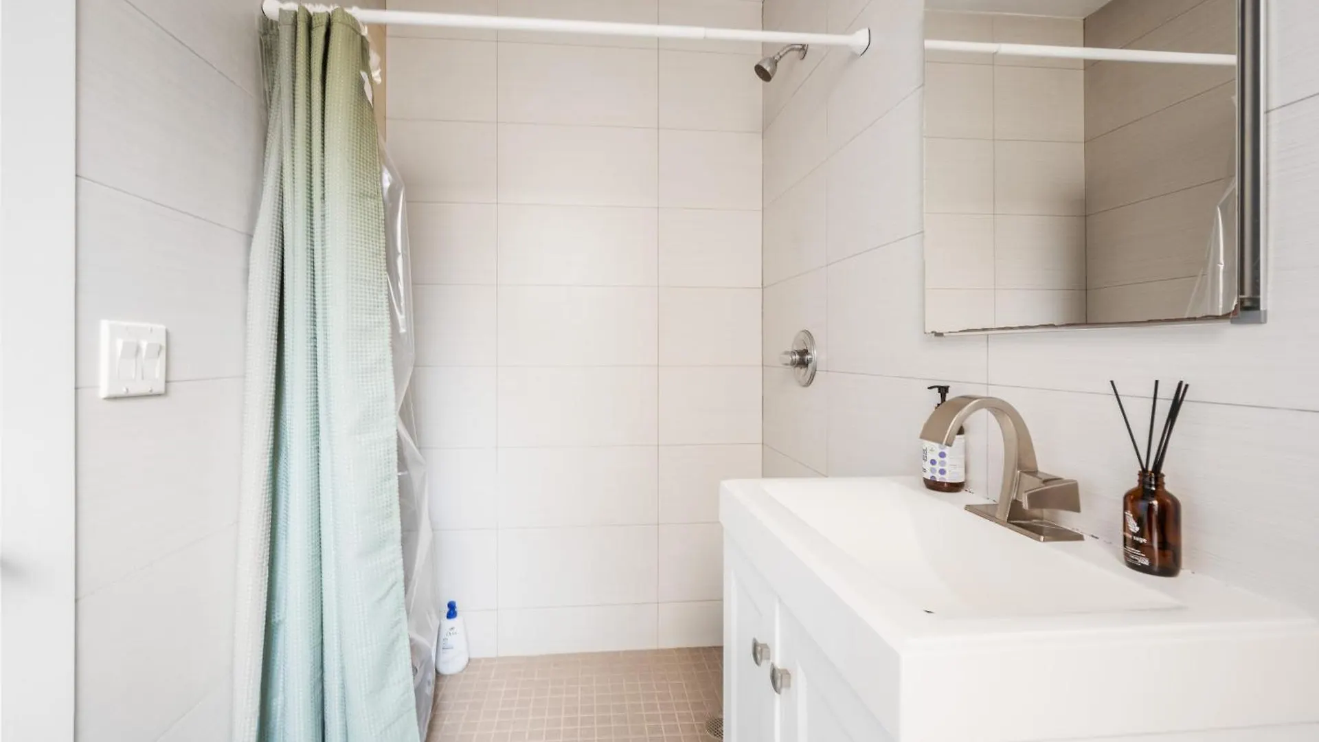 Bohemian Chinatown 3 Bedrooms New York 0*,  United States