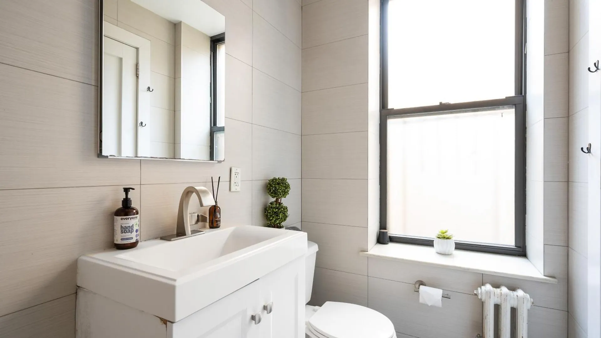Bohemian Chinatown 3 Bedrooms New York USA