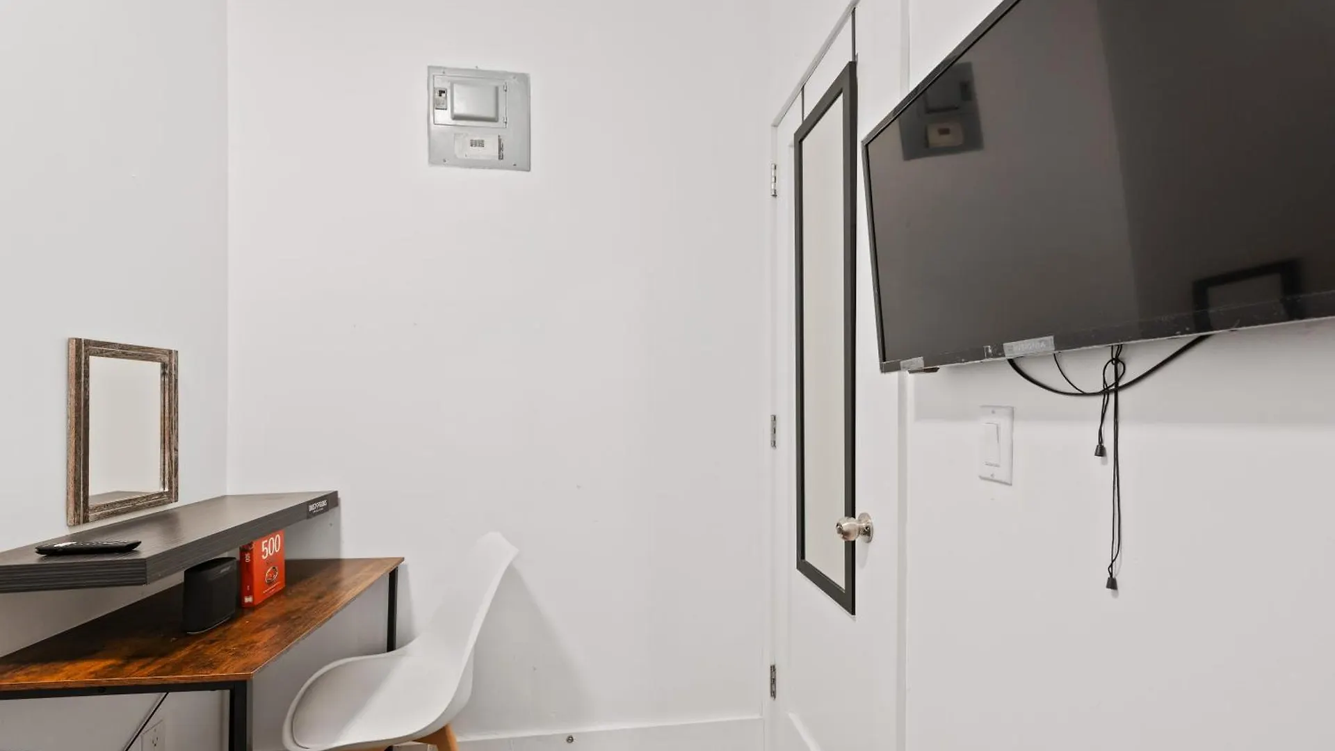 Bohemian Chinatown 3 Bedrooms New York Apartment